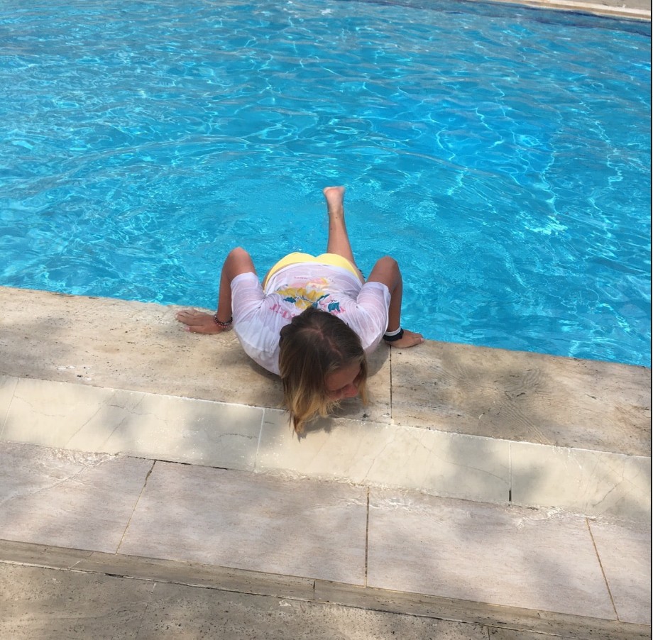 Создать мем "pool, pool sunbathing, swim" - Картинки - Meme-arsenal.com