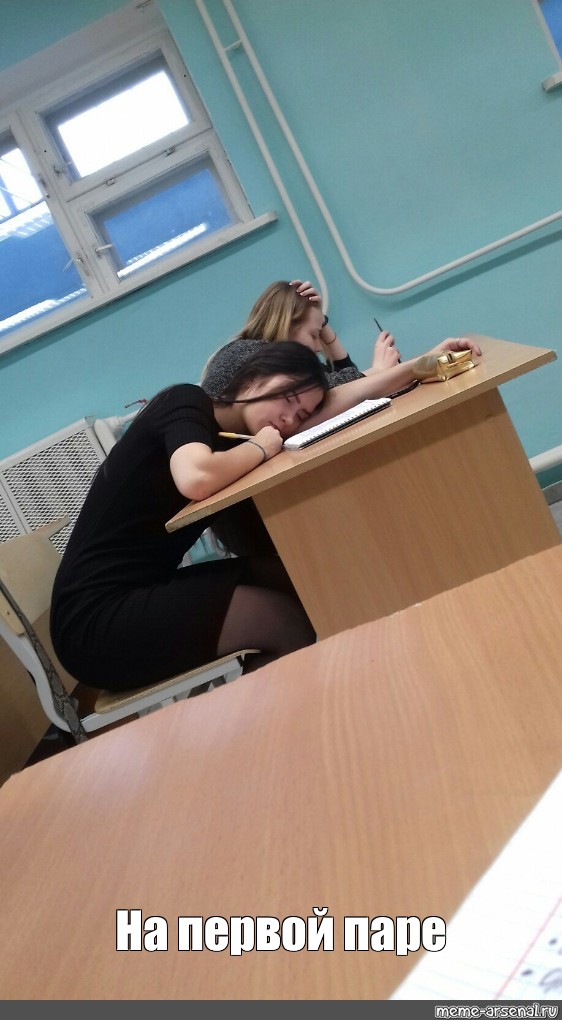 Директриса школы помешана на жестким обоссыванием и часто занимается им с завучем