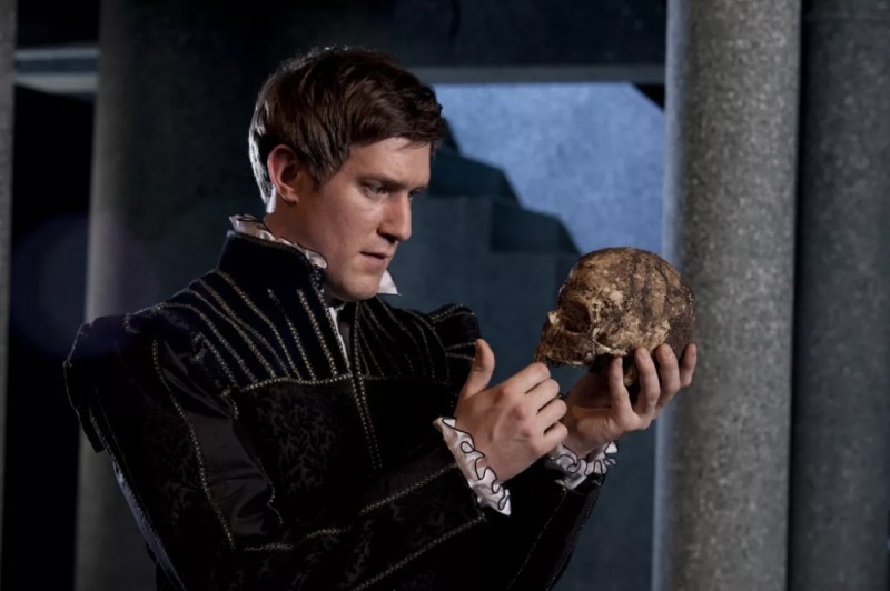 Create meme "hamlet with the skull, Hamlet with a skull in his hand ...