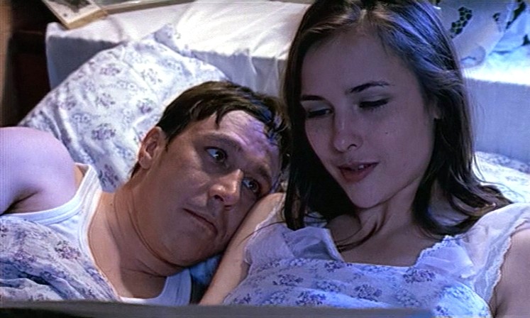 Елена Панова И Рената Литвинова В Купальниках – Граница - Таежный Роман 2000