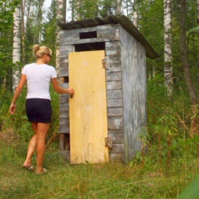 Уличные ссыкухи в объективе скрытой камеры